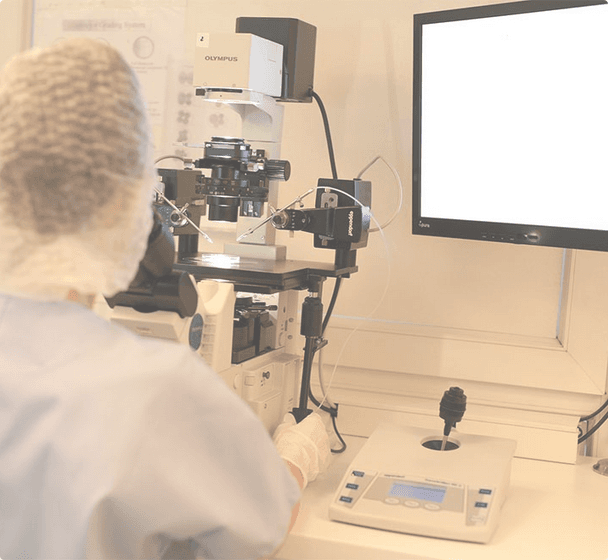 Human operator performing ICSI